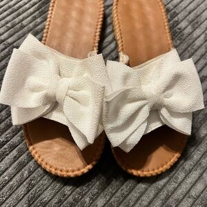 SHEIN White and Tan Bow Sandals